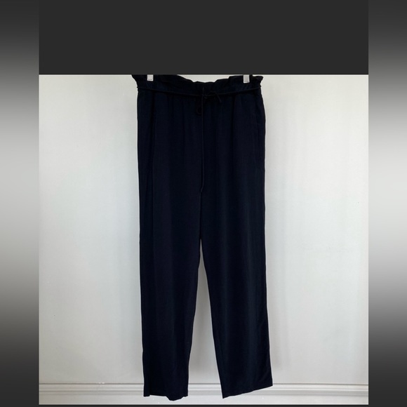 Eileen Fisher Pants - Eileen Fisher Tencel Viscose crepe pants with a gathered waist. 🖤